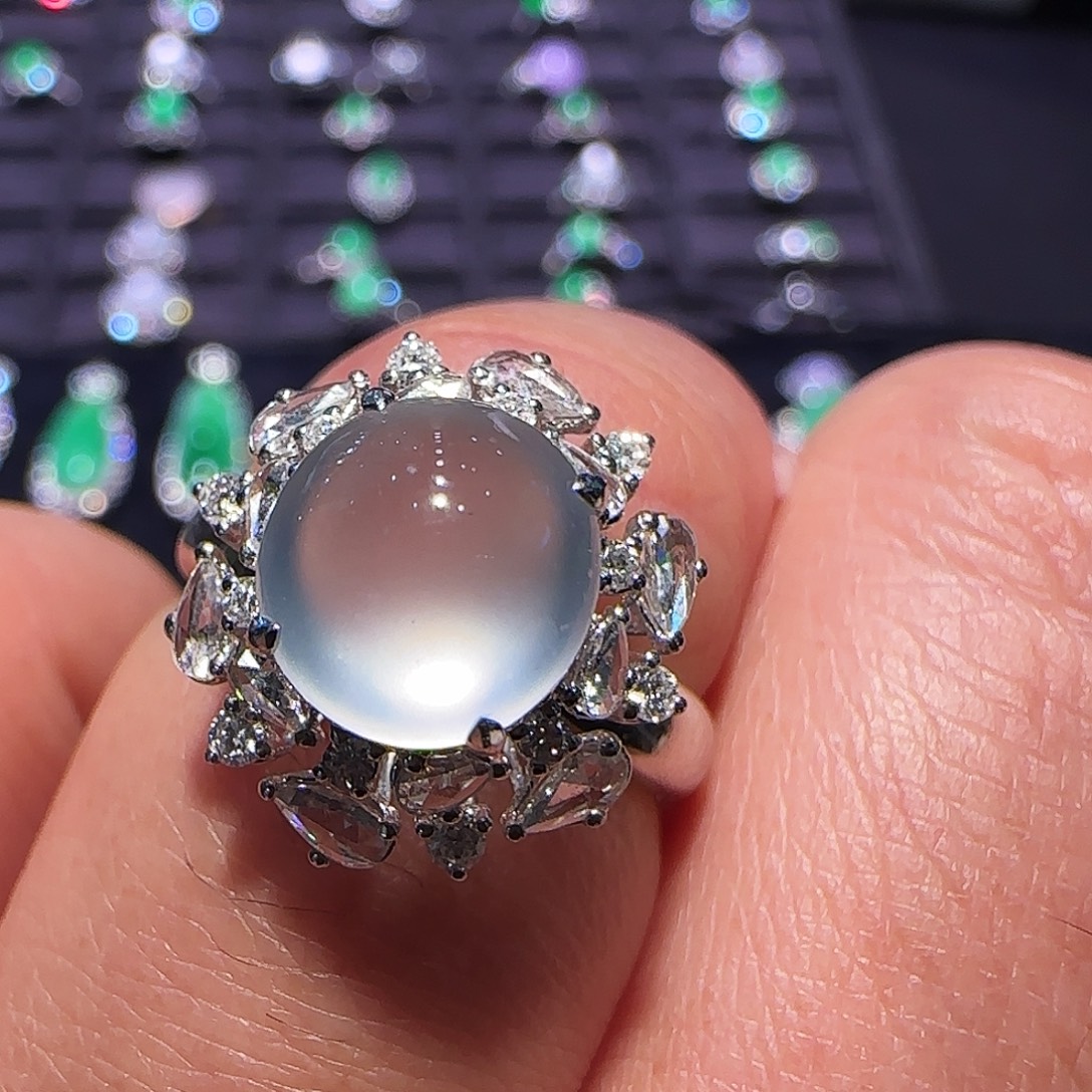 翡翠18K金镶嵌耳饰