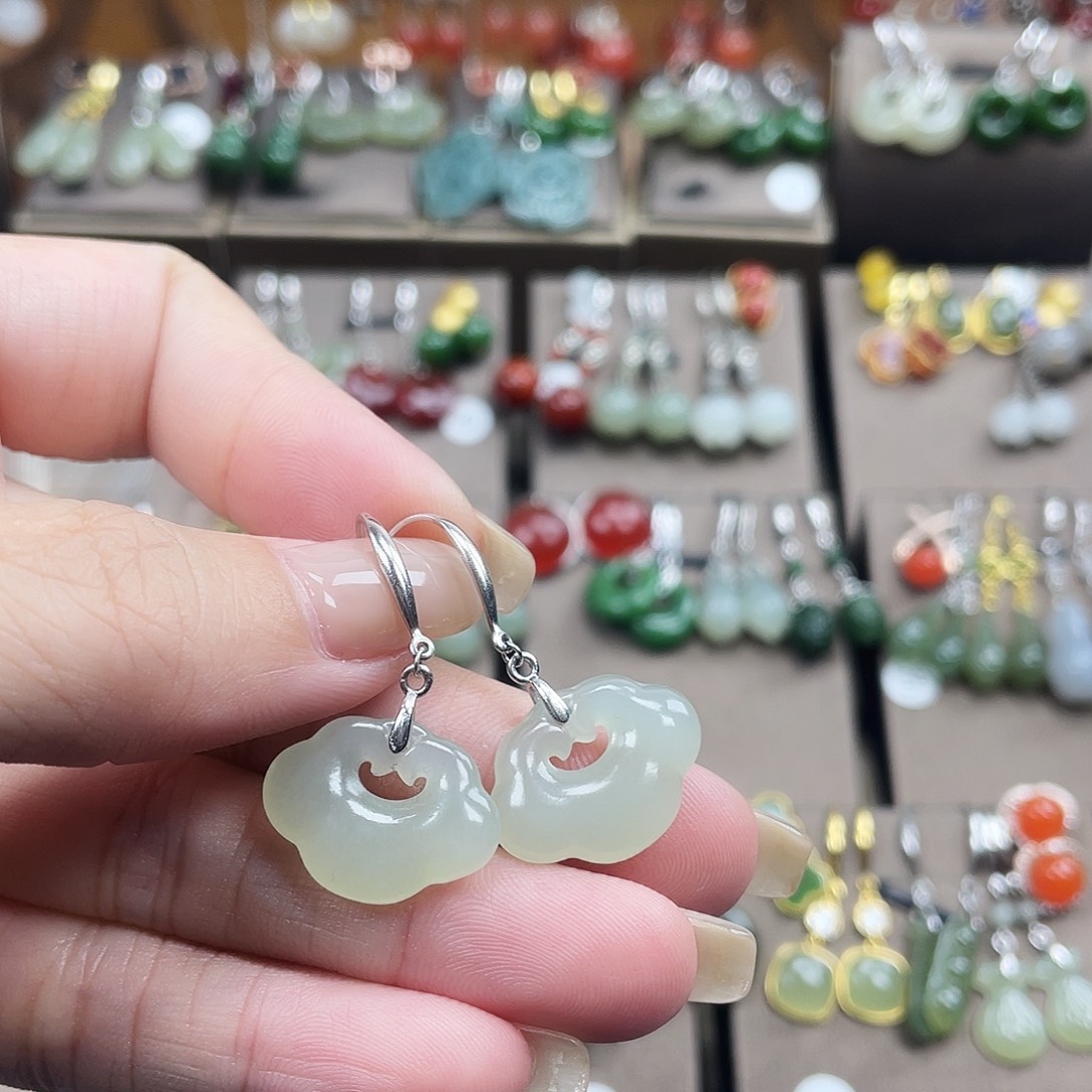 和田玉银S925镶嵌耳饰