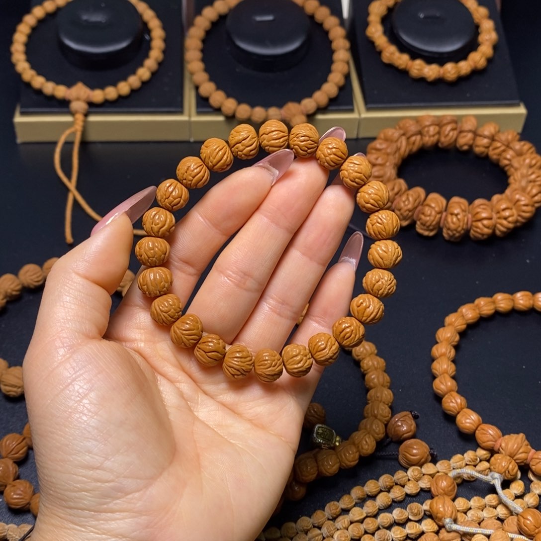 等***树桃核吊坠秦岭文玩