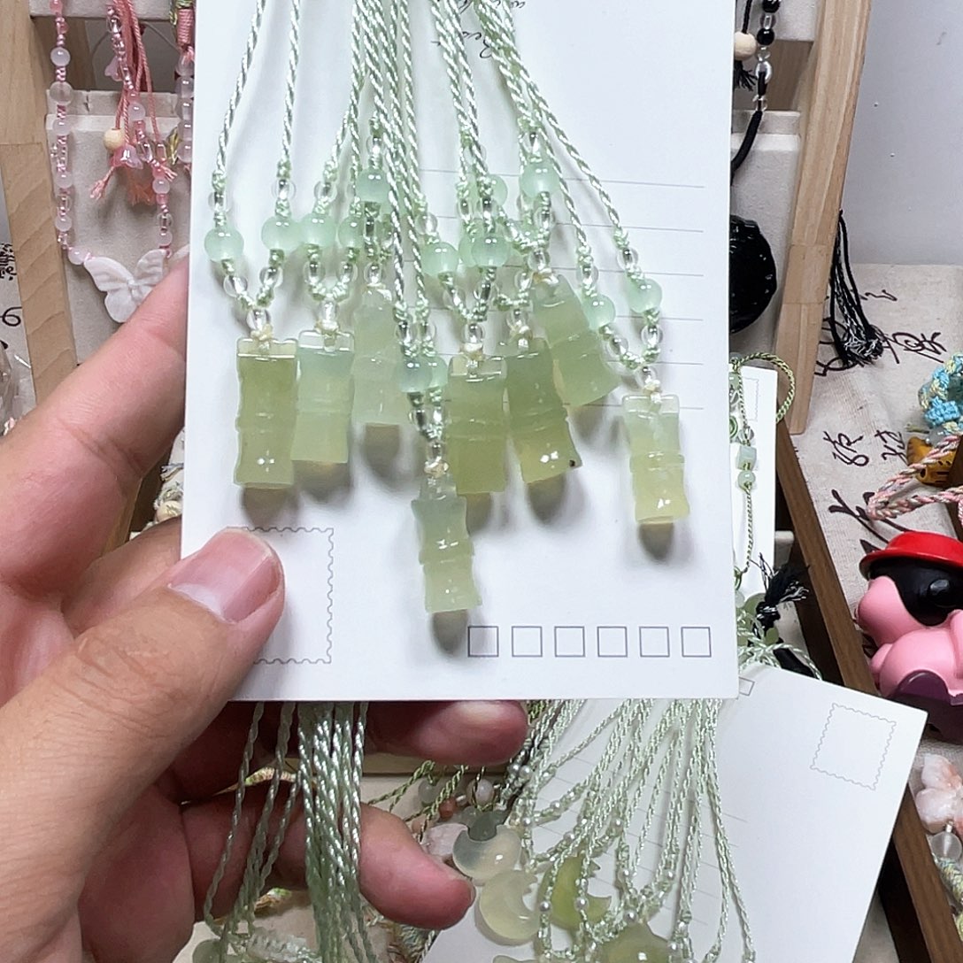 蛇纹石玉合金颈饰随机发一微瑕