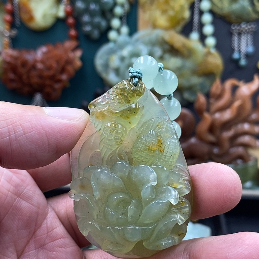 【闪购商品】未镶嵌蛇纹石玉吊坠
