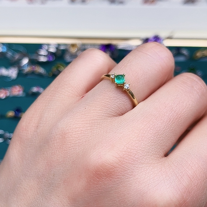 祖母绿戒指银S925镶嵌唐塔