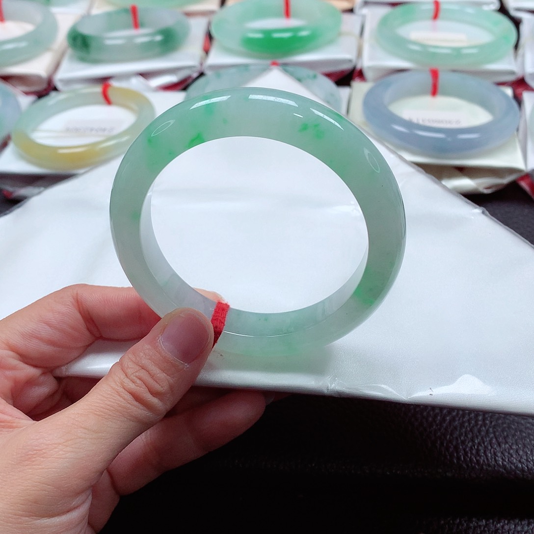 翡翠手镯未镶嵌天然A货翡翠手镯