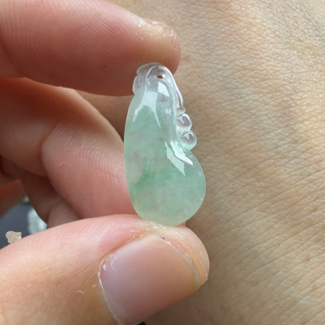 翡翠未镶嵌颈饰45