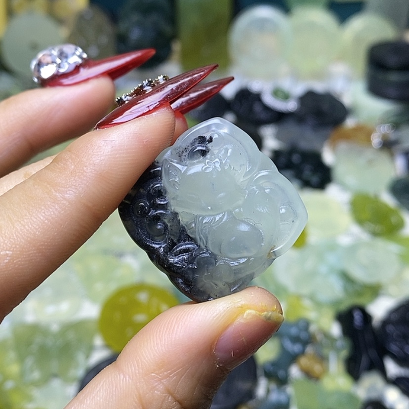 【闪购商品】蛇纹石玉颈饰未镶嵌