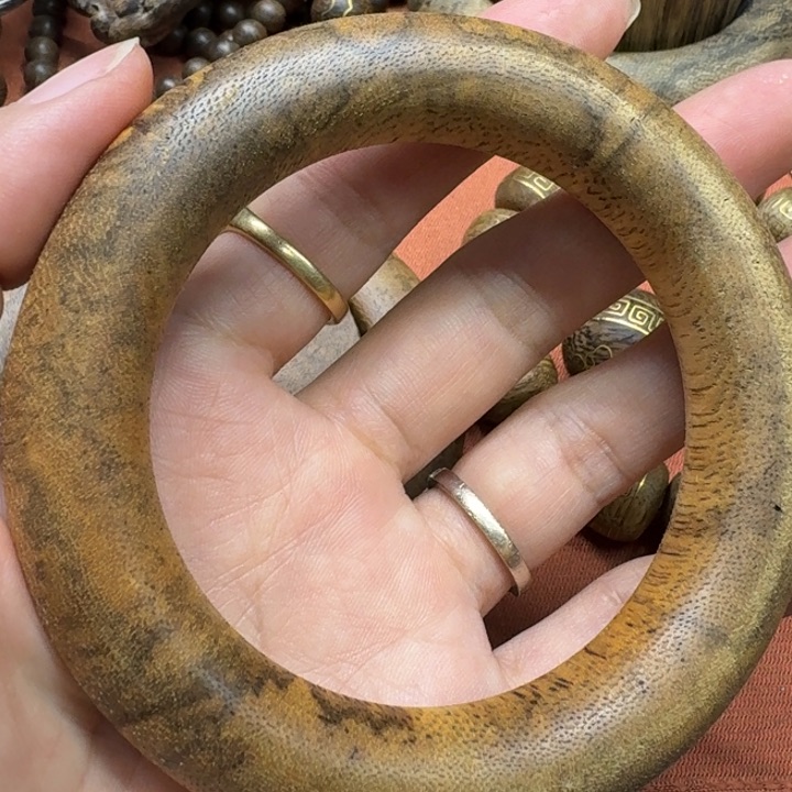 大叶紫檀（黑酸枝木类）