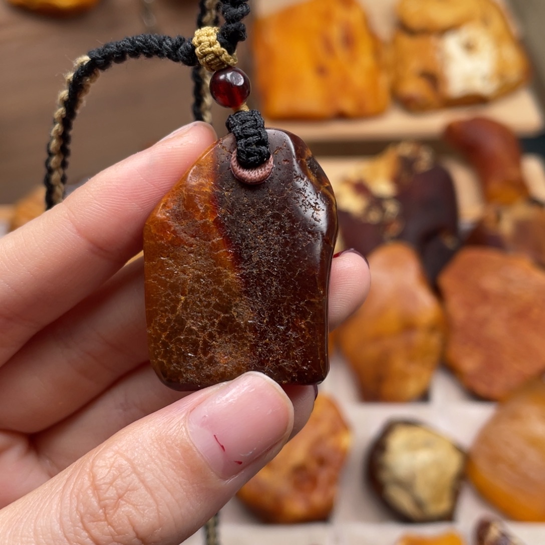 琥珀未镶嵌珠宝奇石