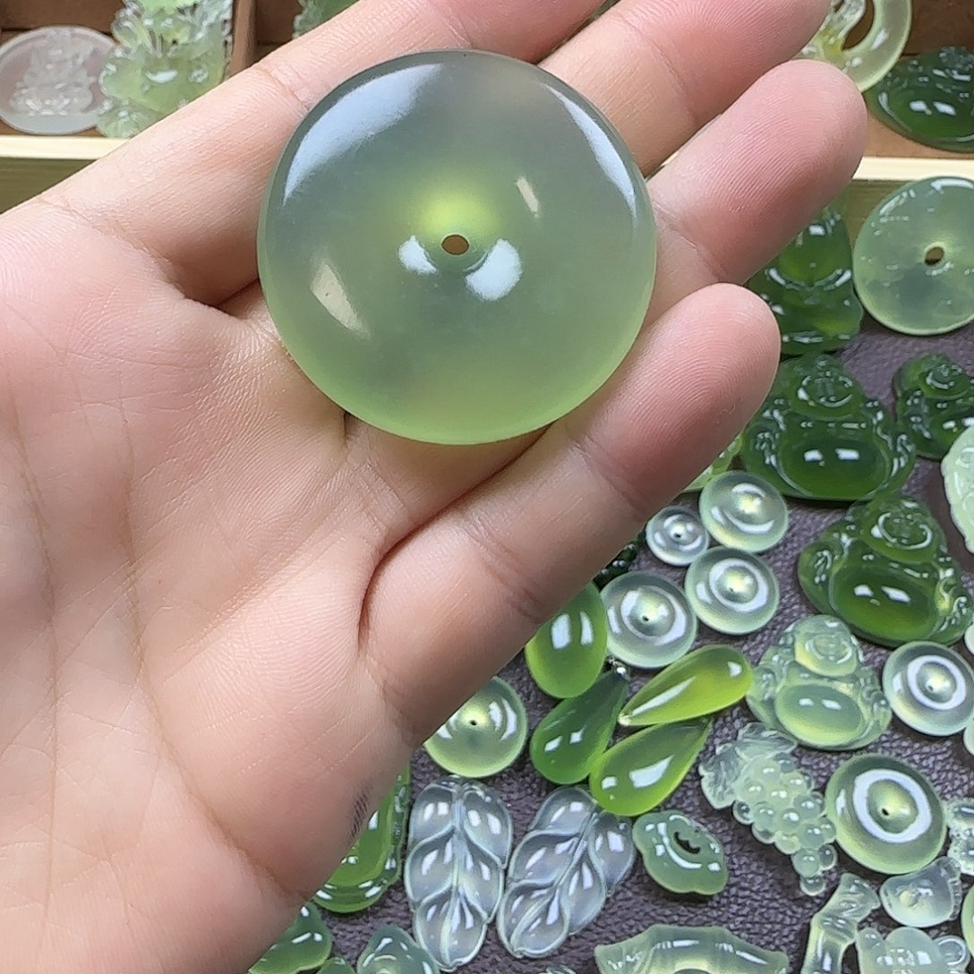 蛇纹石玉未镶嵌岫玉吊坠