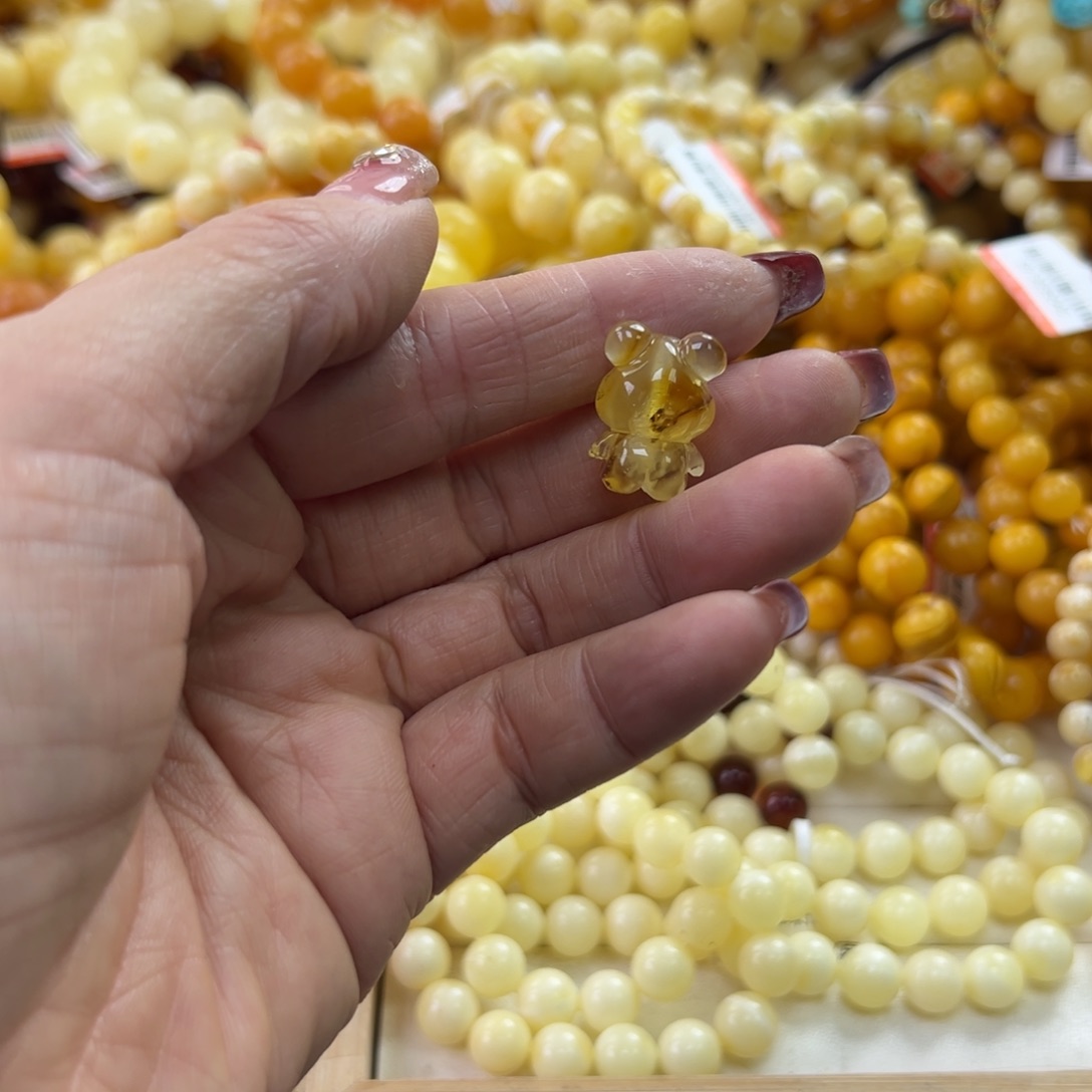 琥珀珠宝奇石未镶嵌