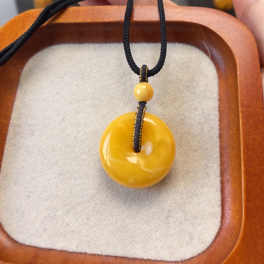 蜜蜡未镶嵌颈饰蜜蜡