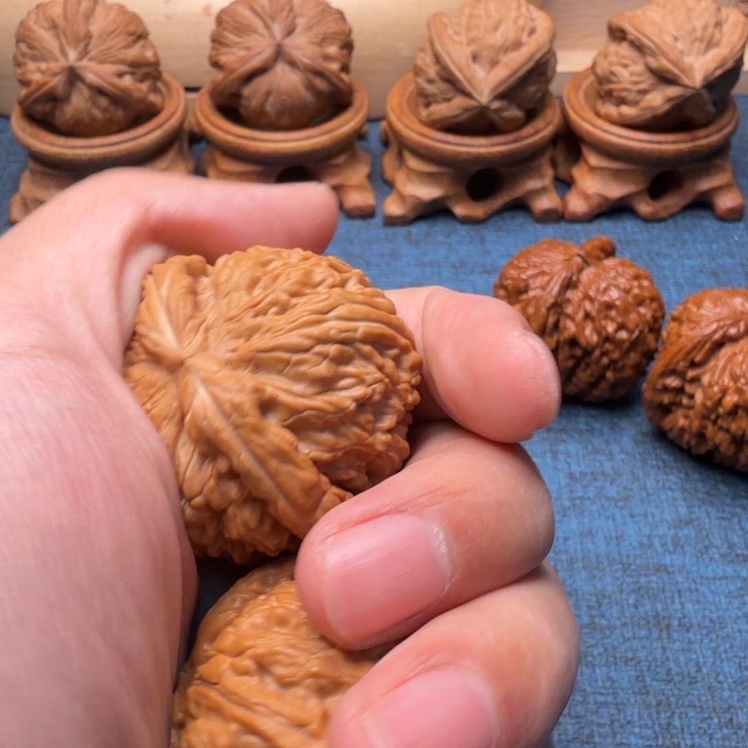 猴头核桃把件晴***！白狮子42尺寸937