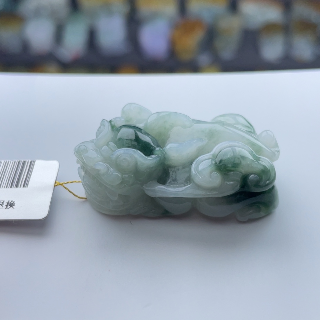 翡翠未镶嵌颈饰貔貅