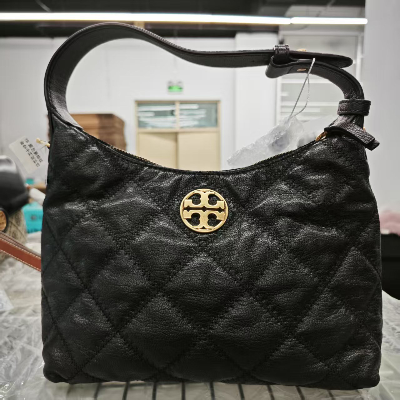 未使用 TORY BURCH/汤丽柏琦 全新黑色菱格纹腋下单肩包EA10017
