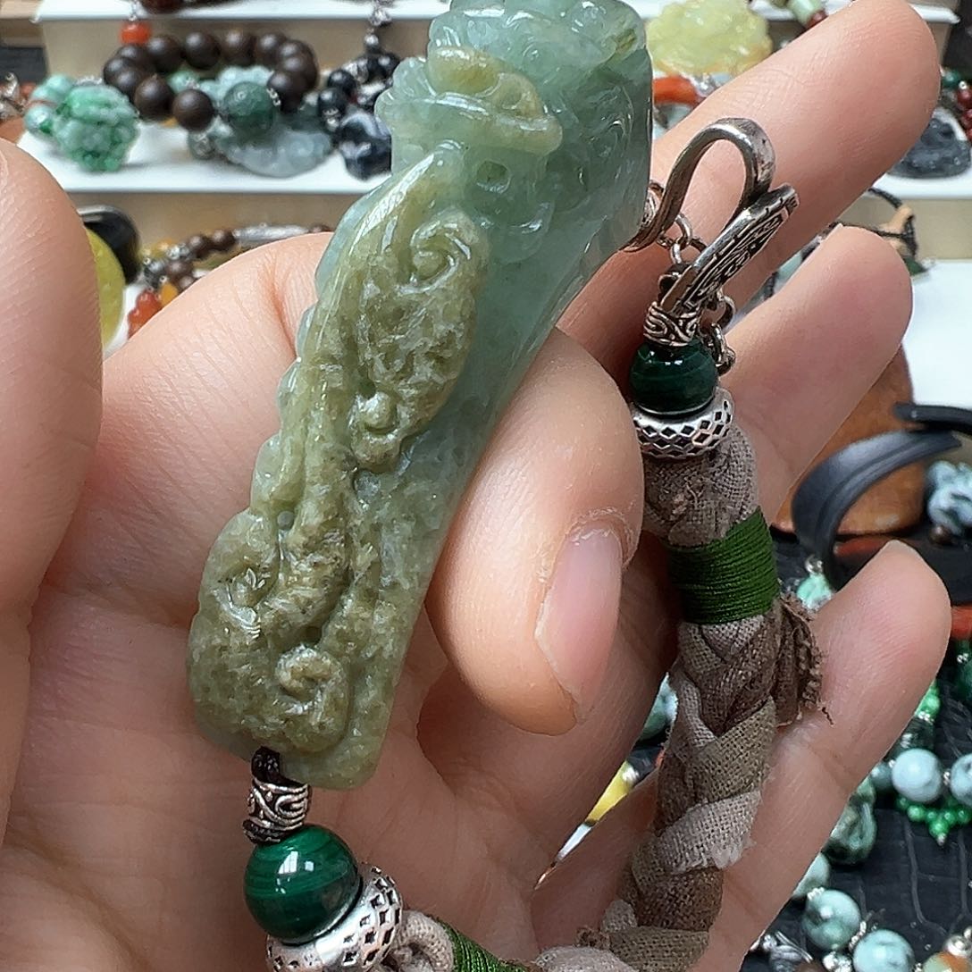 翡翠戒指未镶嵌炸