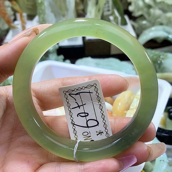 岫玉岫玉手镯未镶嵌