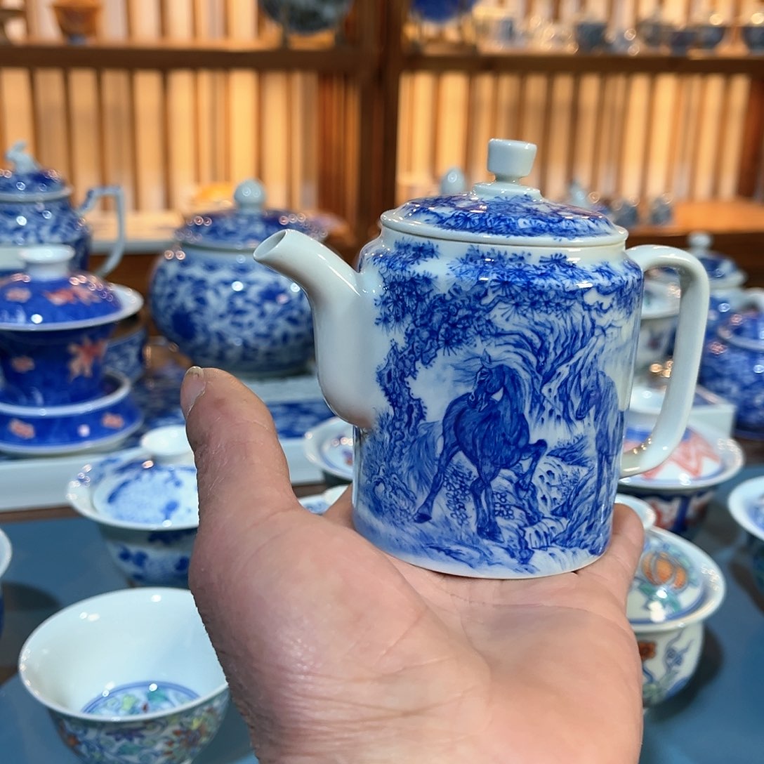 錡镇堂手工手绘壶