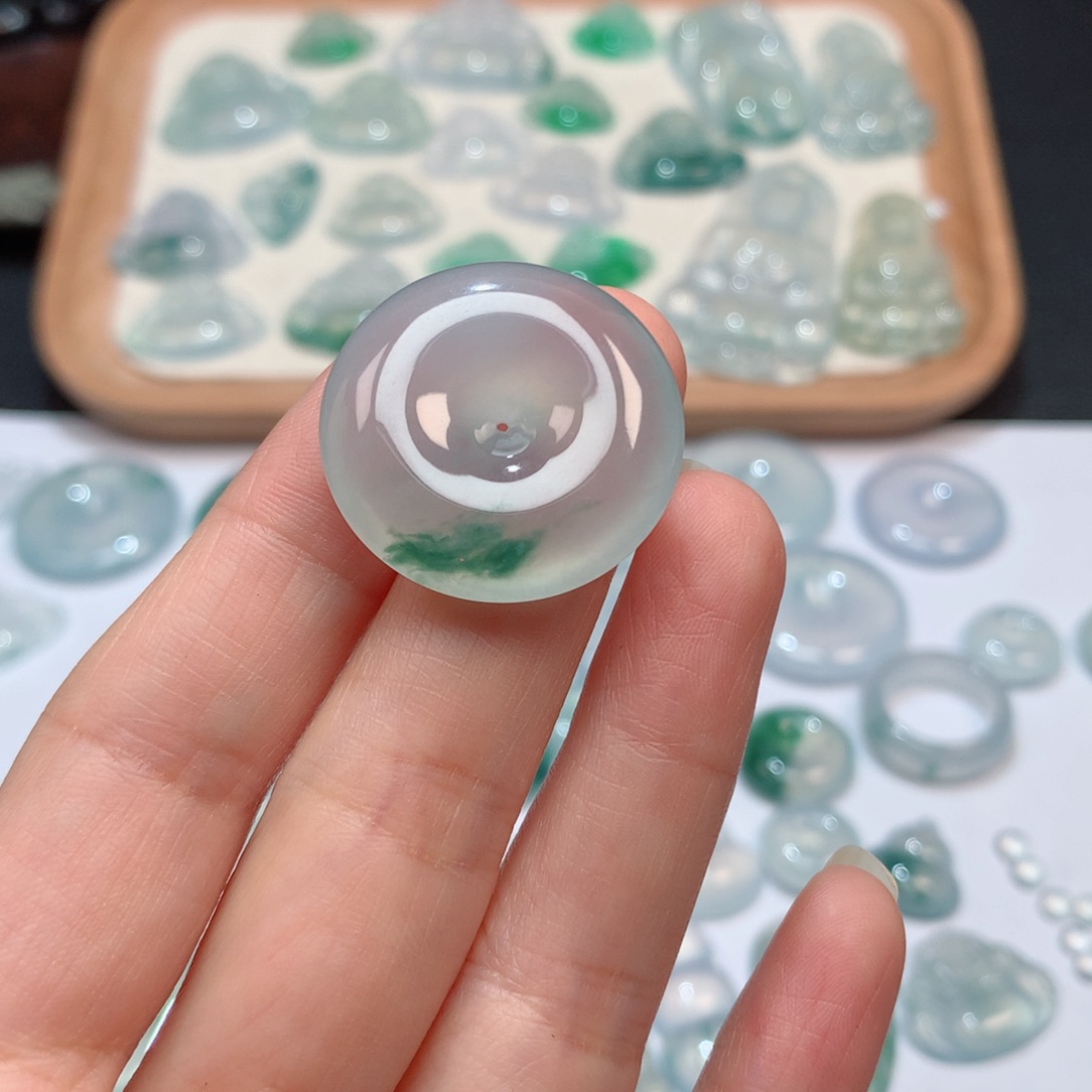 翡翠颈饰未镶嵌冰种飘花厚装平安扣