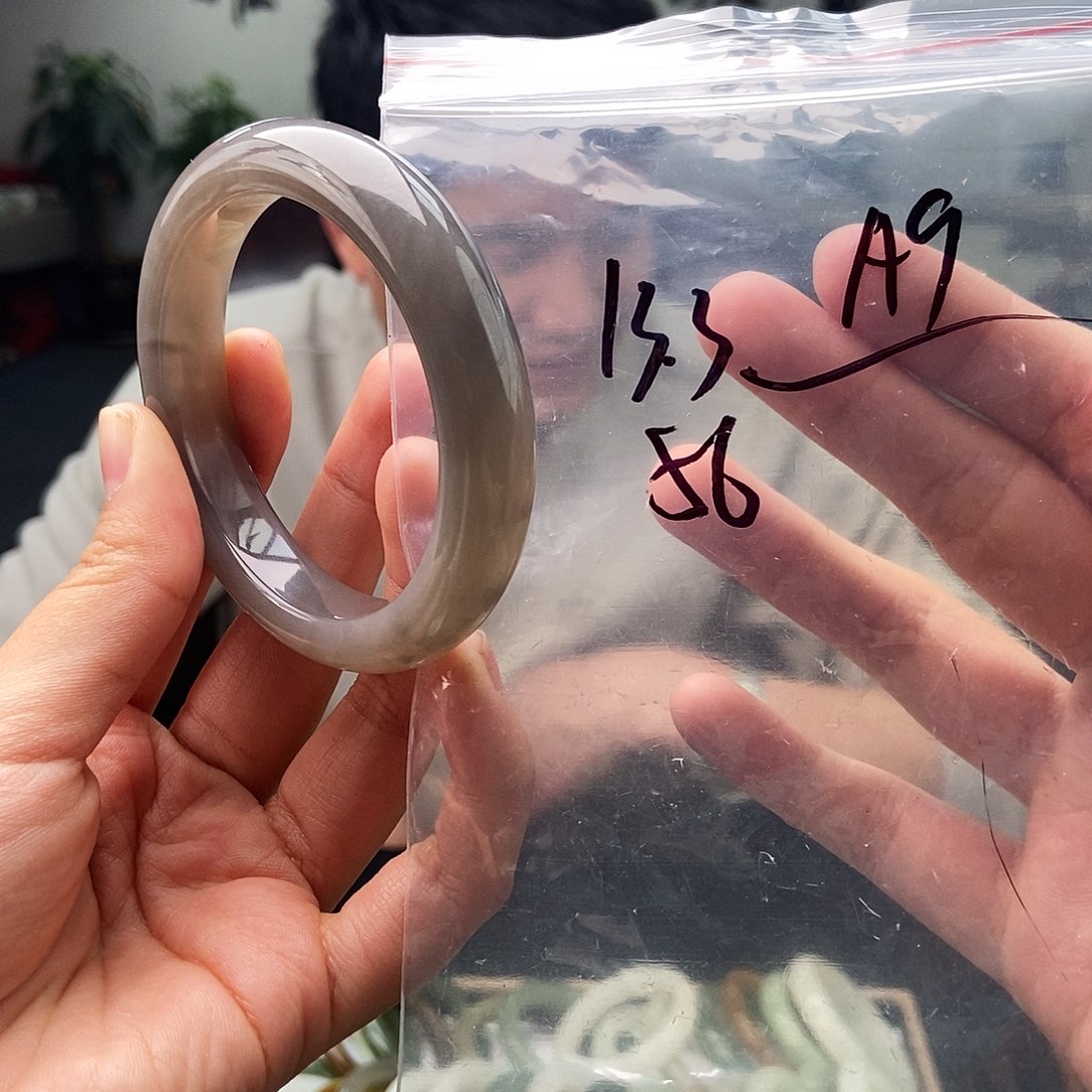 和田玉未镶嵌手镯拍一发一