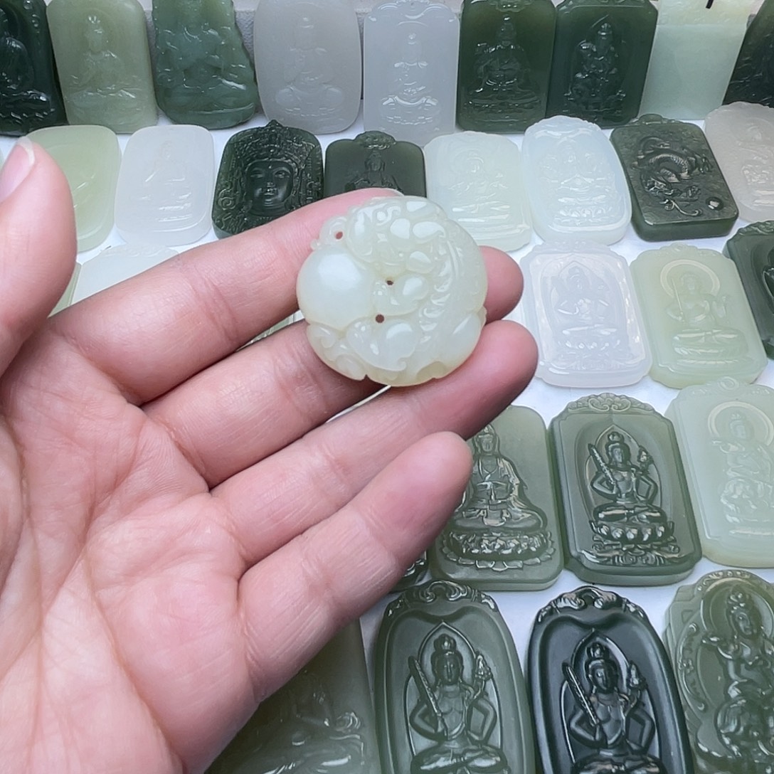 和田玉未镶嵌颈饰