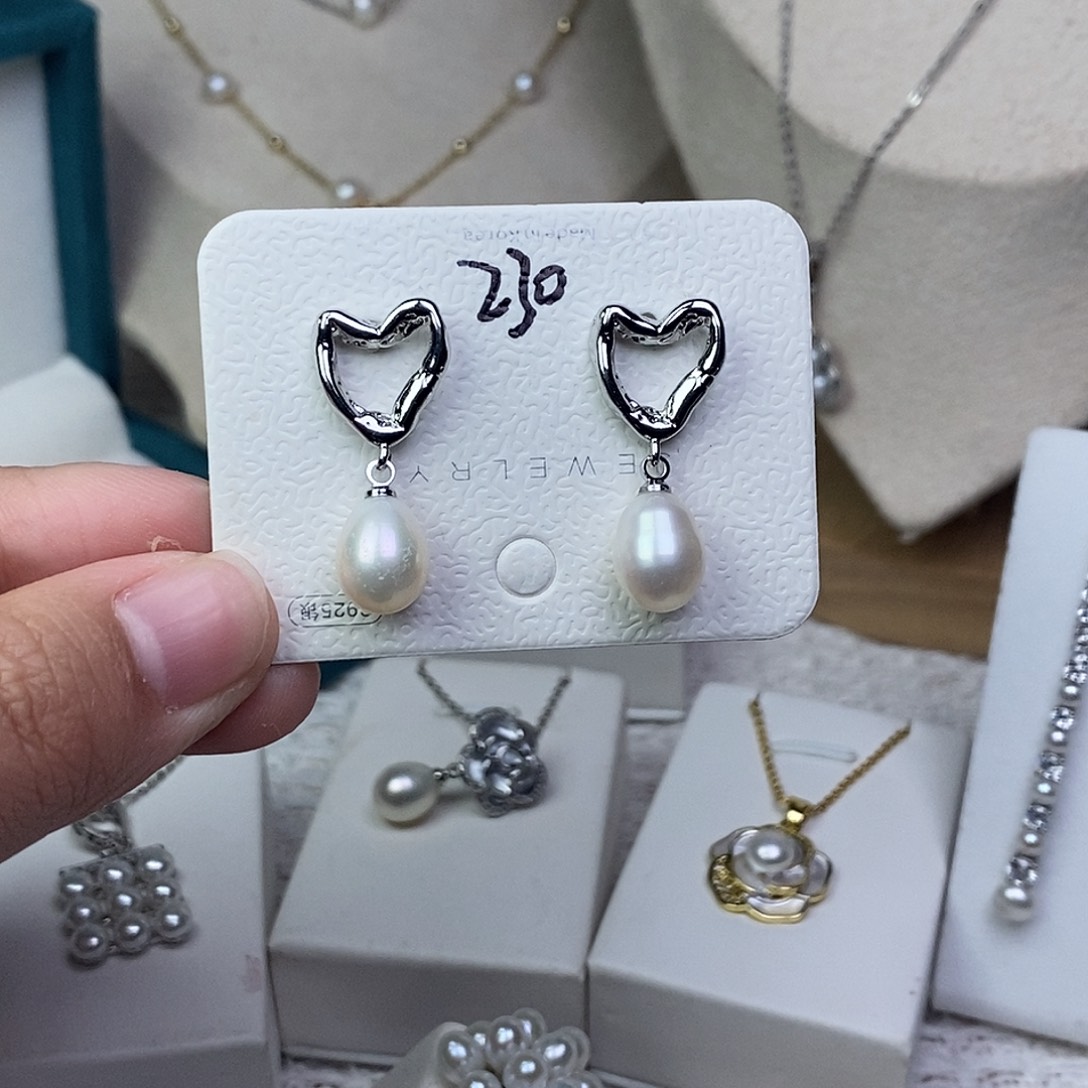 淡水珍珠银S925镶嵌耳饰