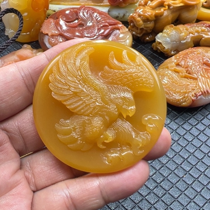 石英质玉（黄龙玉）颈饰未镶嵌