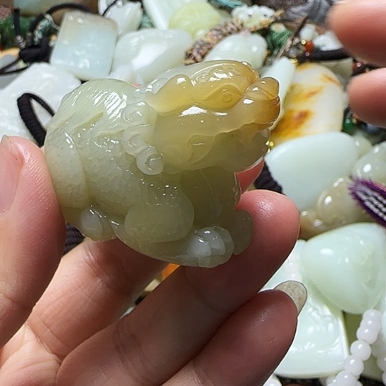 和田玉颈饰未镶嵌