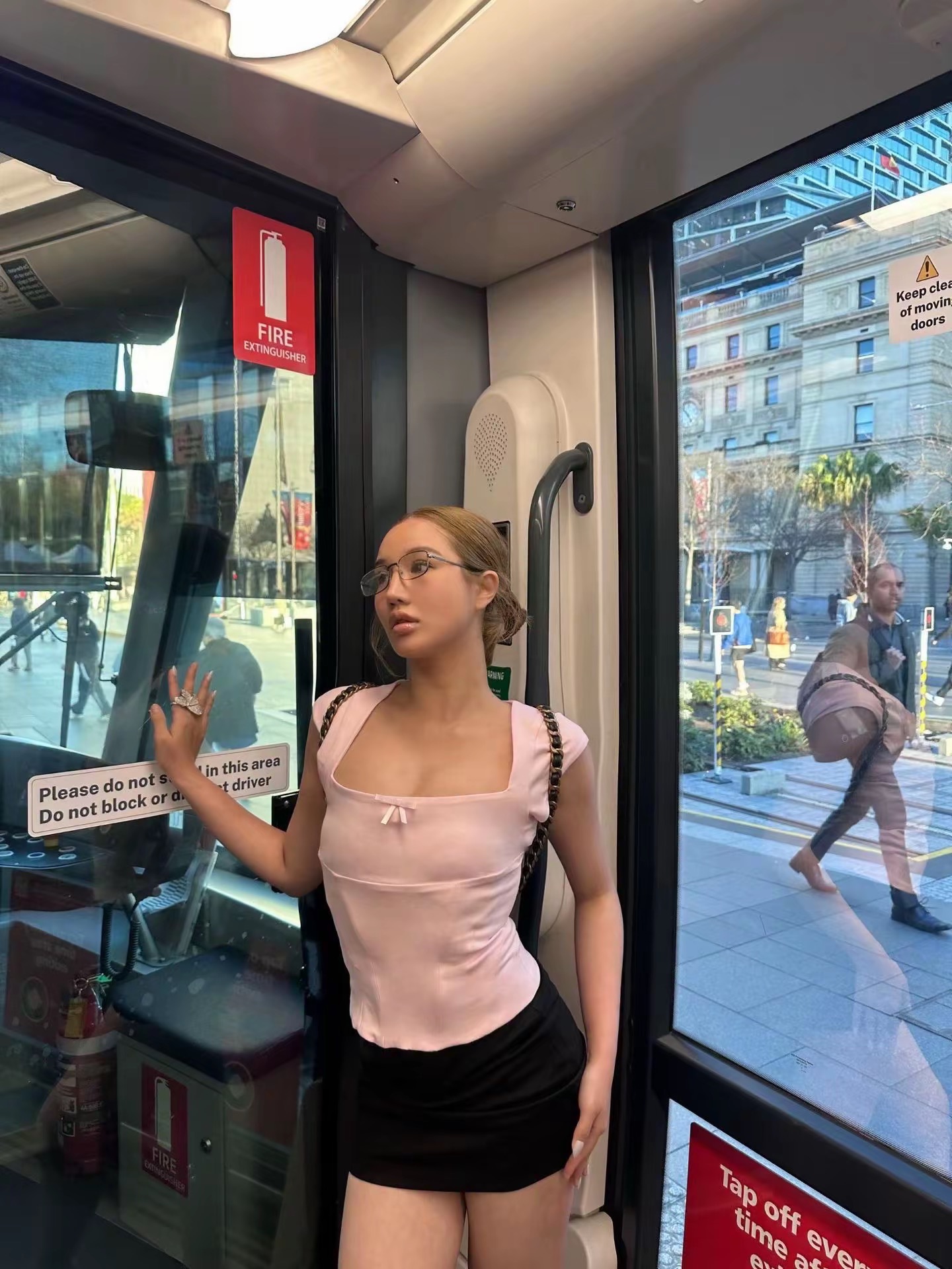 纯欲风粉色方领上衣女 蝴蝶结装饰修身显瘦短款别致小衫