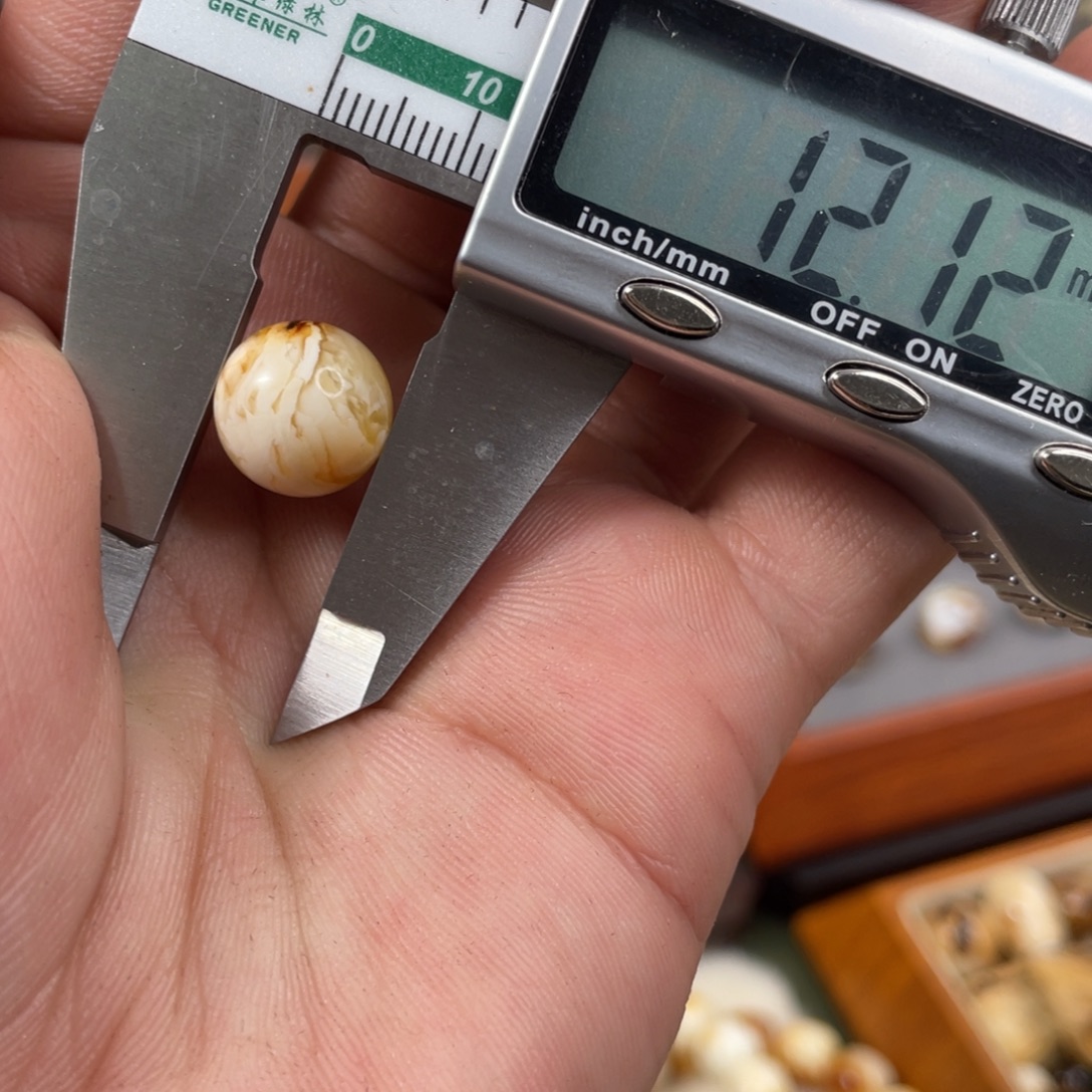 琥珀未镶嵌珠宝奇石12mm有皮线