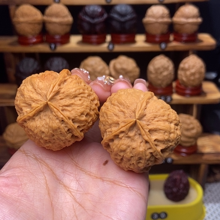 文玩核桃吊坠乔凹江龙91