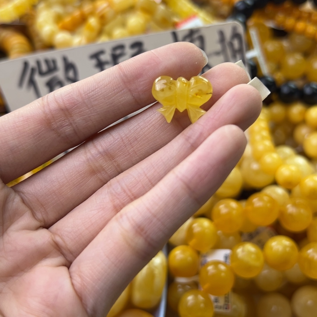 琥珀珠宝奇石未镶嵌