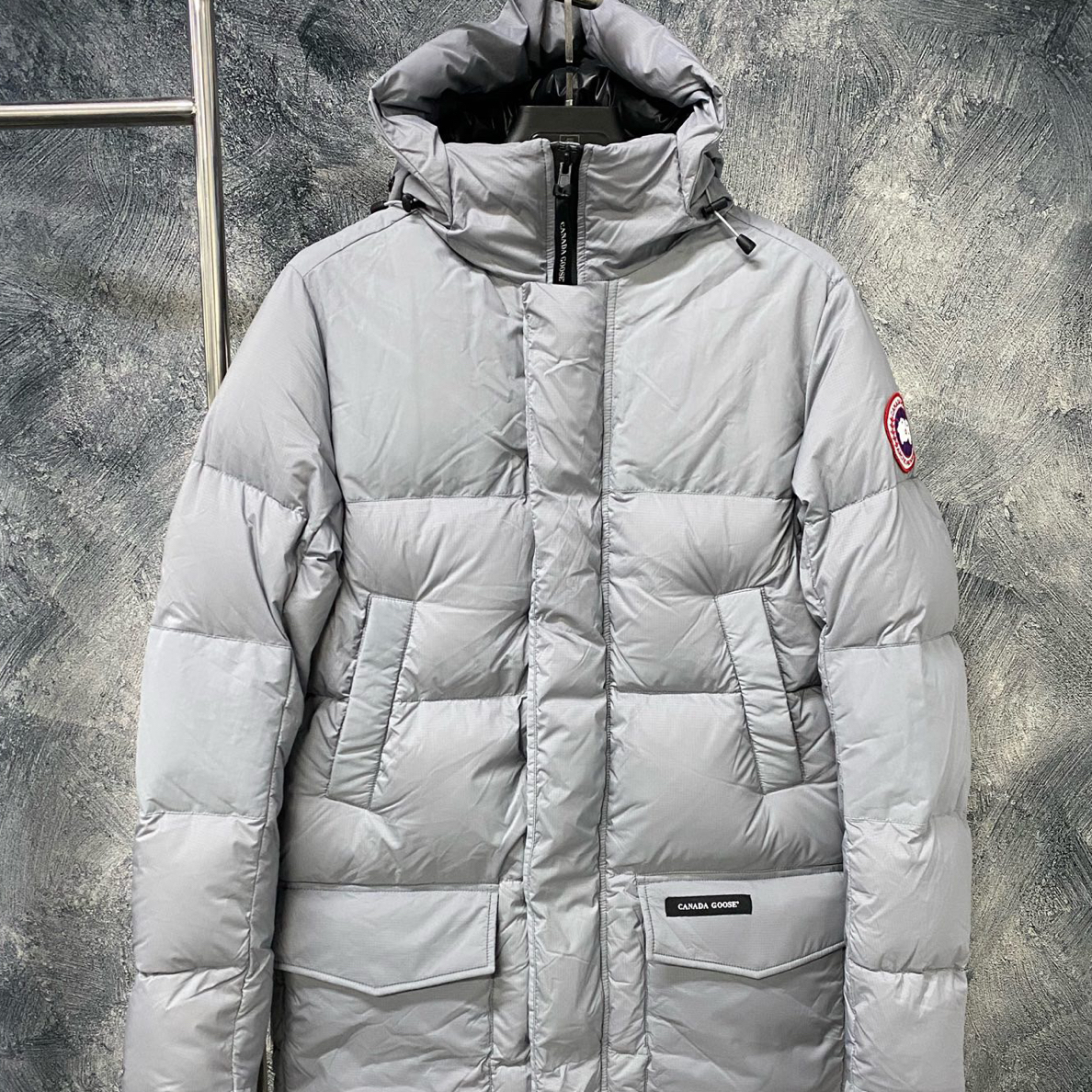 未使用 CANADA GOOSE 派克羽绒服/灰色/M码/16110