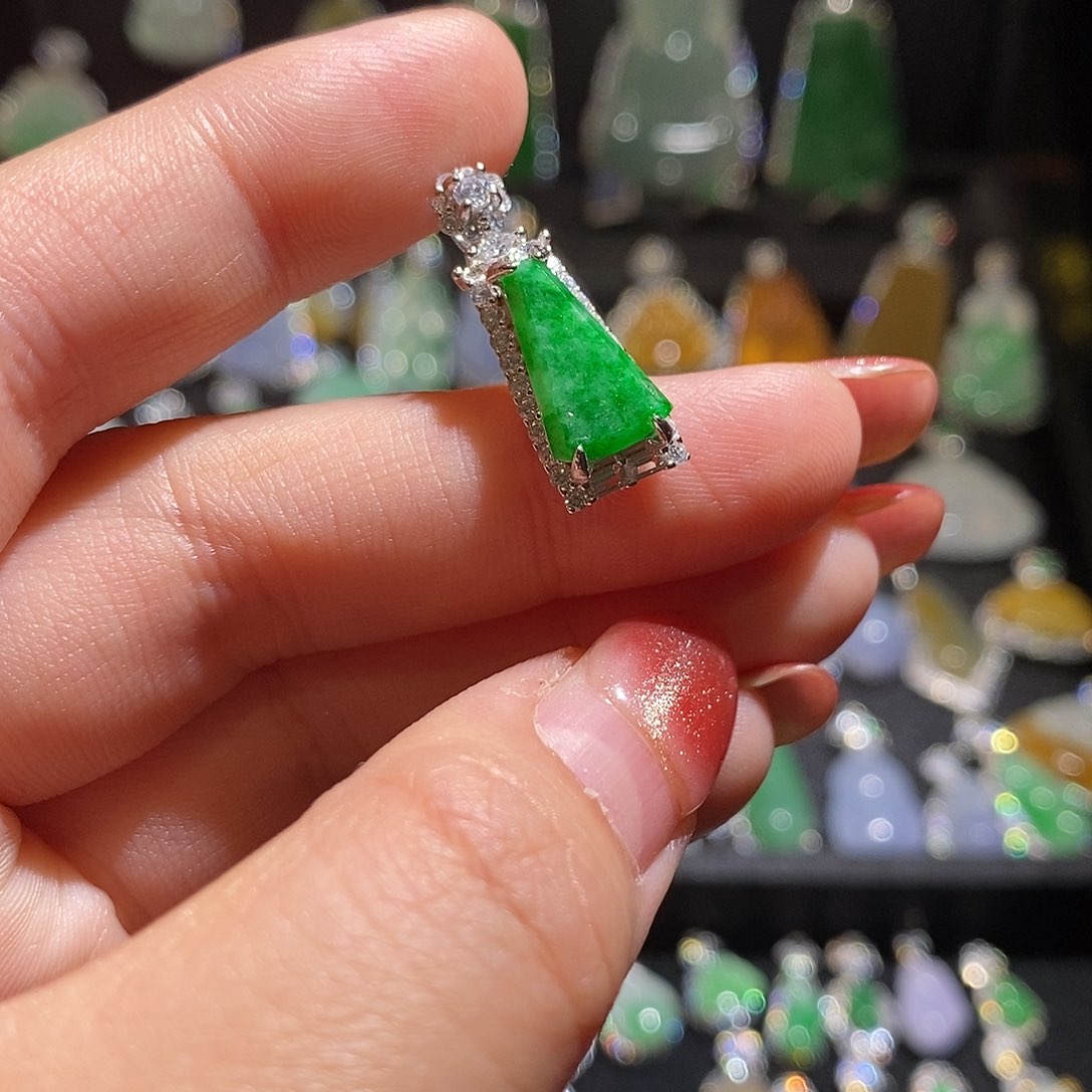 颈饰银S925镶嵌翡翠天然翡翠