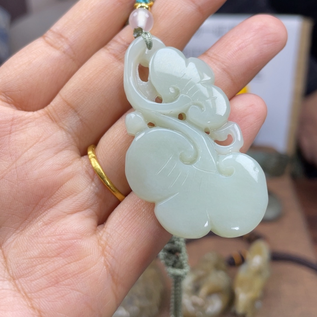 和田玉颈饰未镶嵌