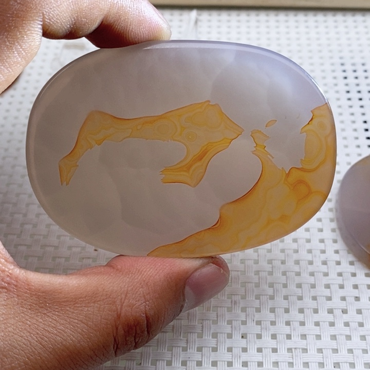 玛瑙/玉髓颈饰未镶嵌吃**龙