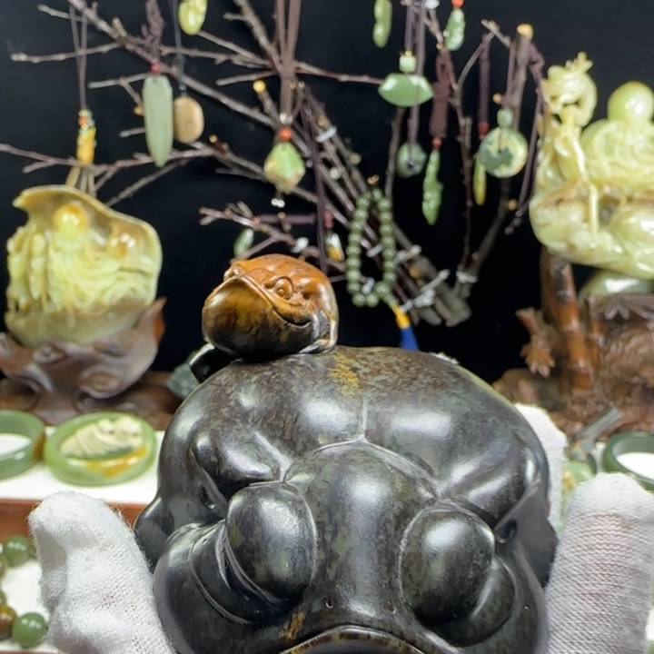 岫岩河磨玉（透闪石质玉）未镶嵌摆件