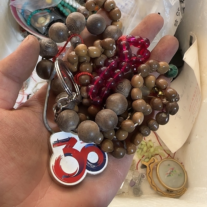 雷***看了看咯流口水咯我