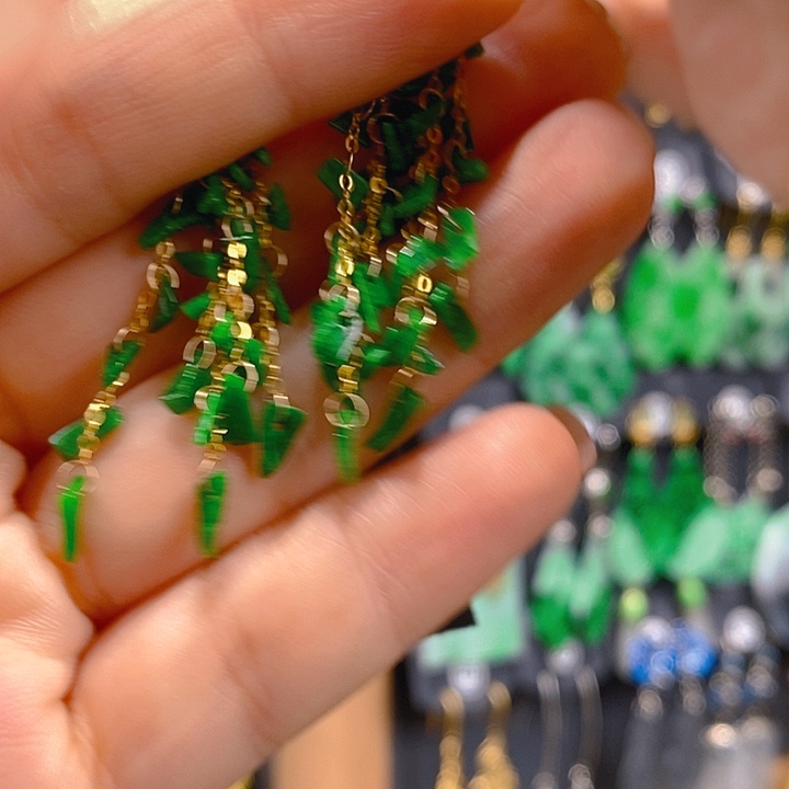 m***)翡翠未镶嵌耳饰翡翠