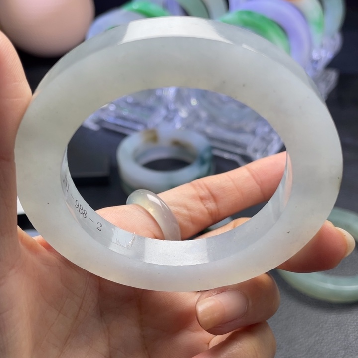 定制翡翠圆条未镶嵌