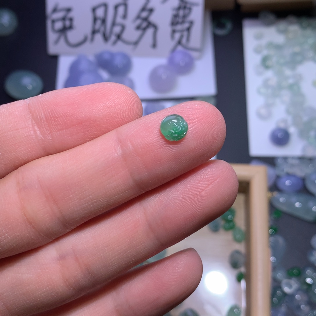 翡翠颈饰未镶嵌金蟾