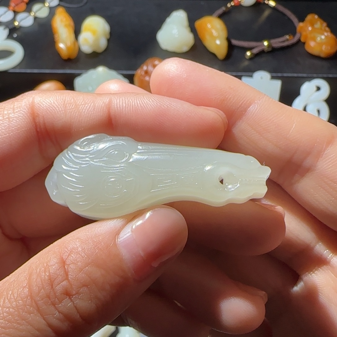 和田玉未镶嵌颈饰大*弟