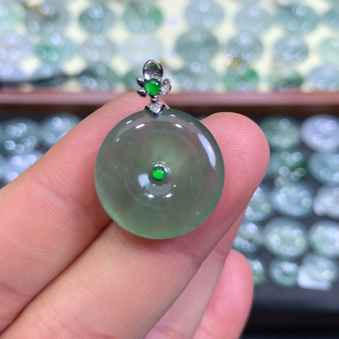 翡翠颈饰18K金镶嵌平安扣