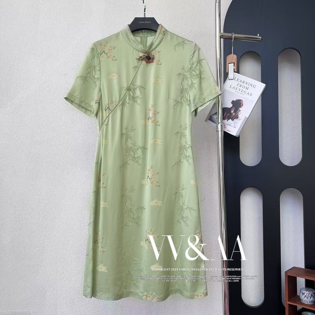 VV&AA  夏季复古气质显瘦新中式绿色旗袍连衣裙  (后拉链）D25015