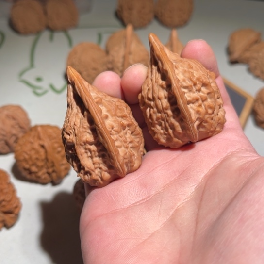 文玩核桃吊坠红樱枪