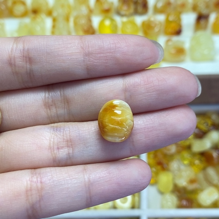 琥珀未镶嵌裸石富甲