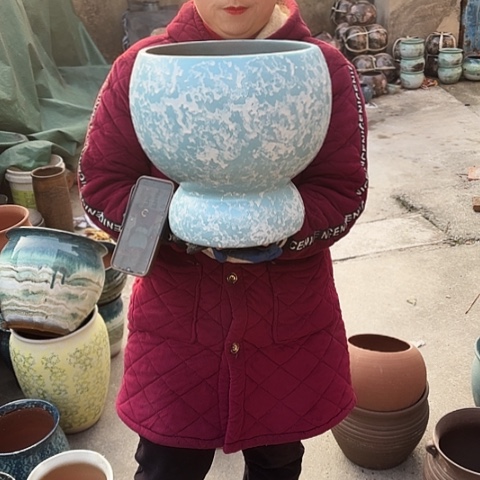 口26高27瑕疵盆子。 