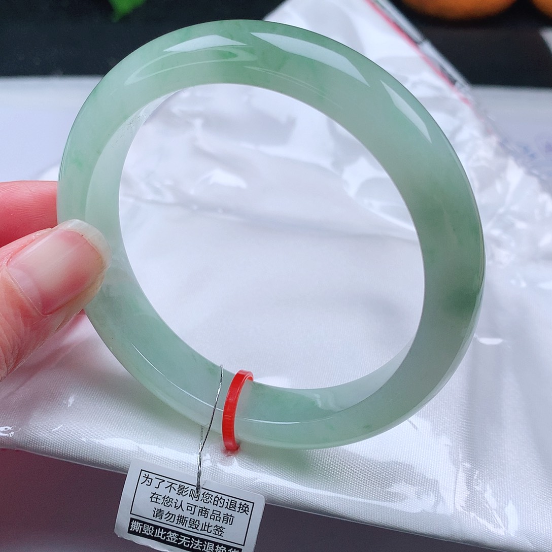 翡翠手镯未镶嵌58圈
