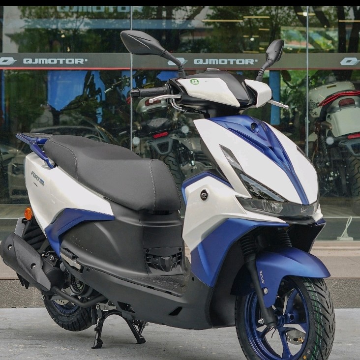 钱江qjmoto鸿125abs版支持分期踏板车摩托车