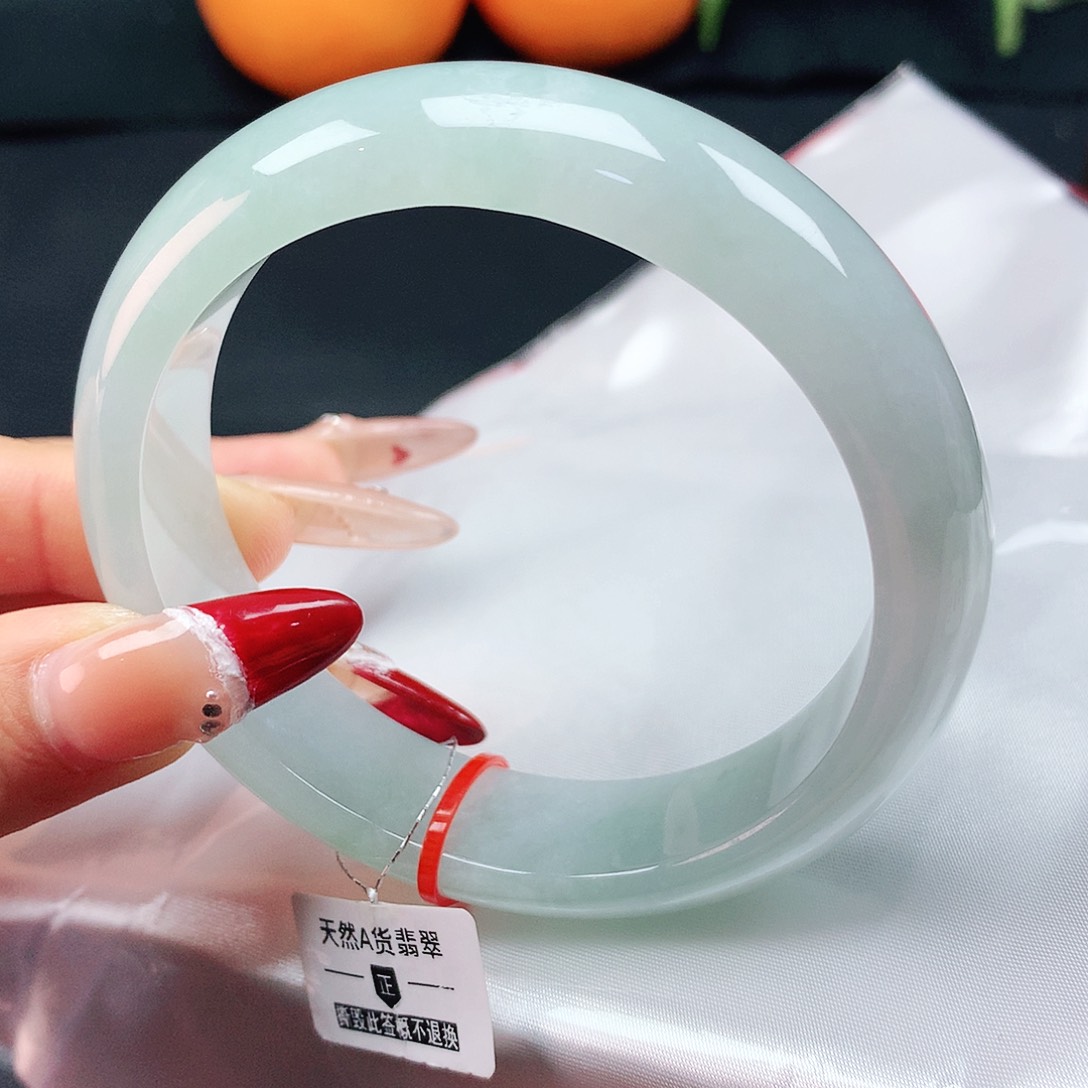 翡翠手镯未镶嵌62轮胎