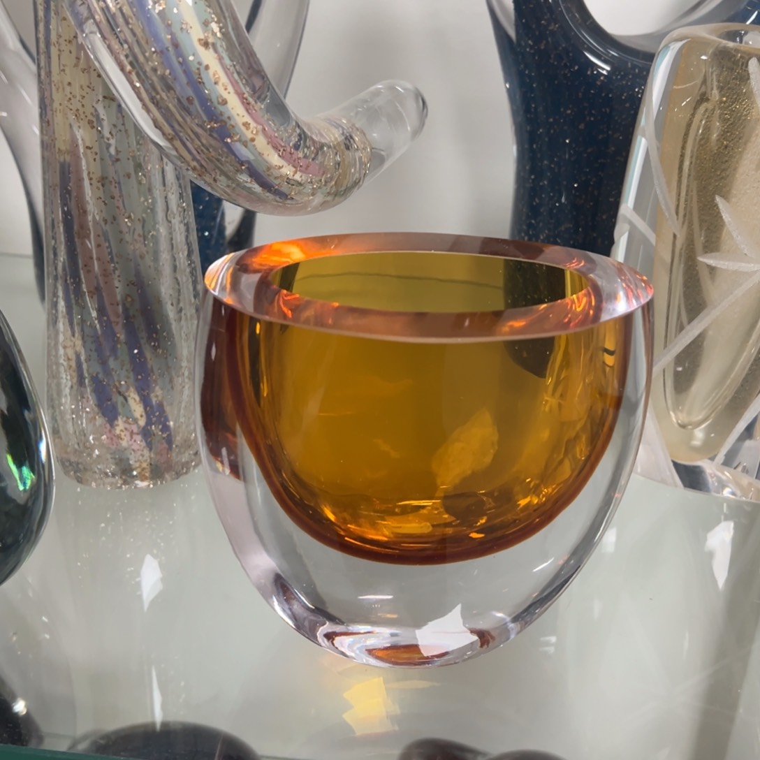 琥珀色厚壁花瓶高度14微瑕