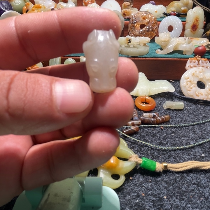 和田玉（糖玉）未镶嵌挂件